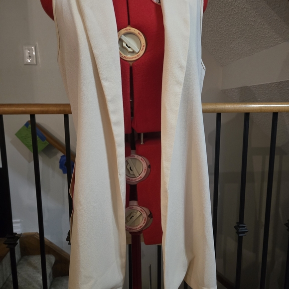 Seven Sisters Cream Sleeveless Open Front Vest - Picture 1 of 5